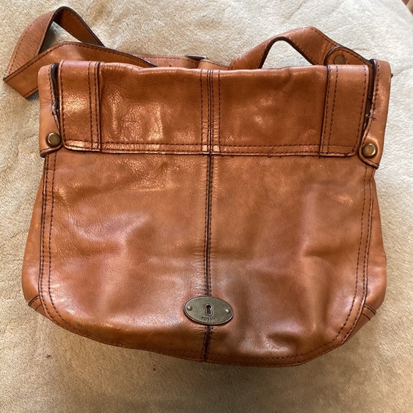 Fossil Vintage Revival (VRV) Flap Crossbody - Picture 3 of 12